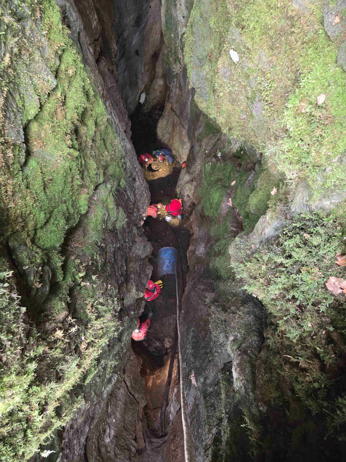Pogled na delovišče 10 metrov nižje.