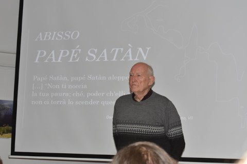 Zbrane je nagovoril Jurij Kunaver.