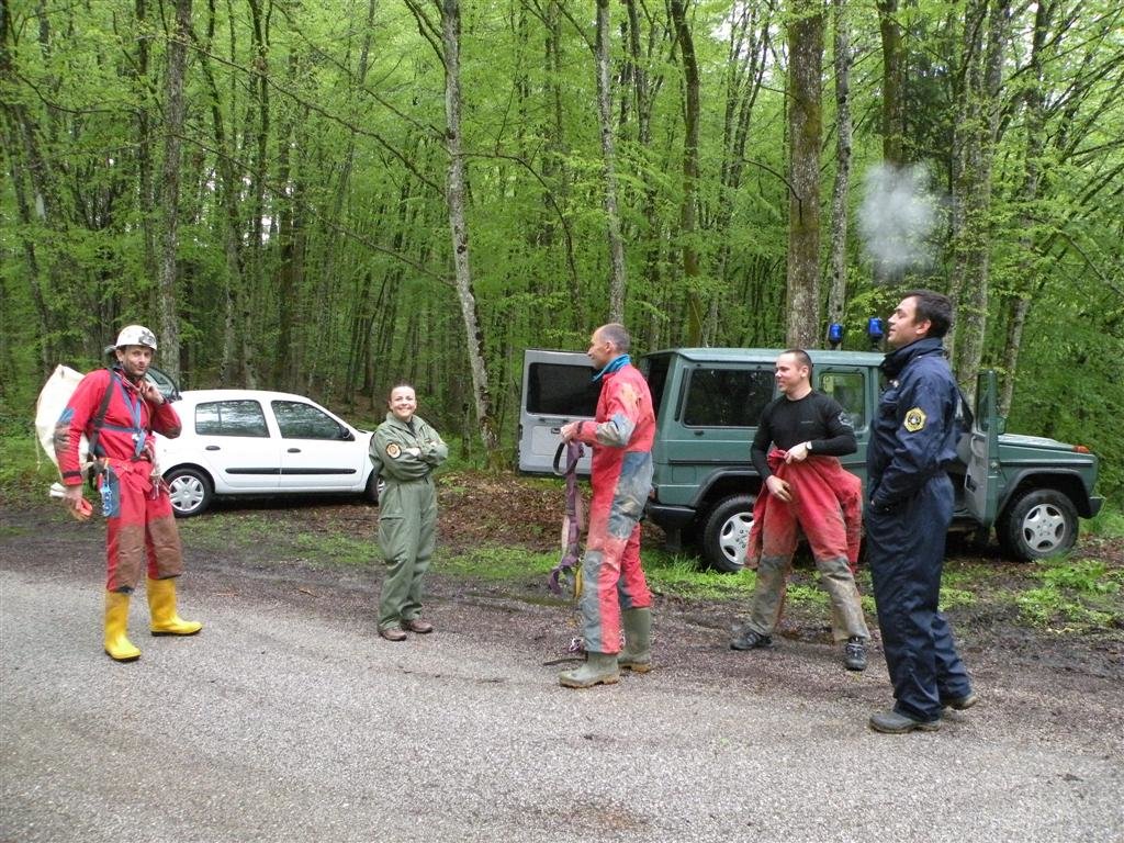 "Forenzična" ekipa. Foto: Jože Tomšič.