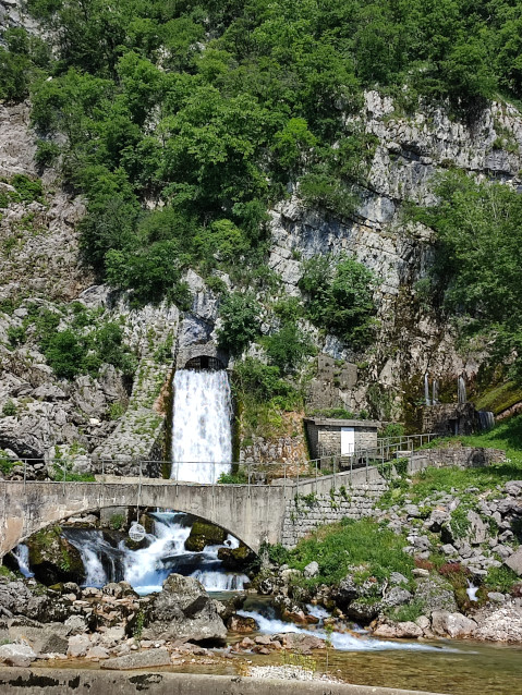 Izvir Hublja nad Vipavo.