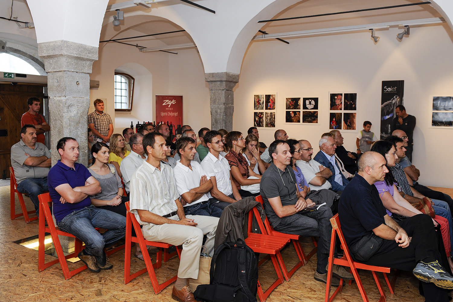 Slavnostna akademija v galeriji Simulaker ob 50. obletnici kluba (2012). Foto Marko Pršina