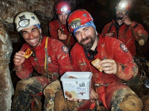 Štrudl v bivaku na 200 metrih v Čaganki.