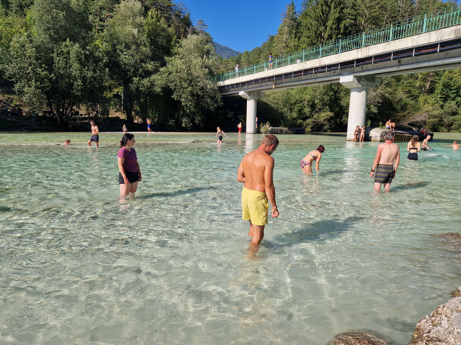 Osvežitev v Soči ob prihodu v dolino.