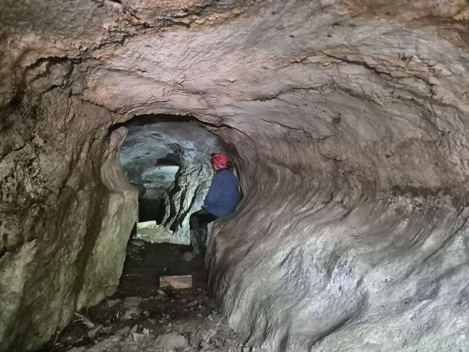 Tipičen eforacijski rov, pogovorno imenovan tudi ključavnica.