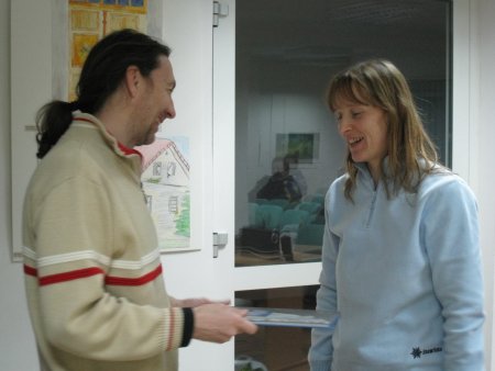 Zahvala dosedanji blagajničarki Tanji Rukše, ki je to nalogo
vestno opravljala zadnjih 16 let.