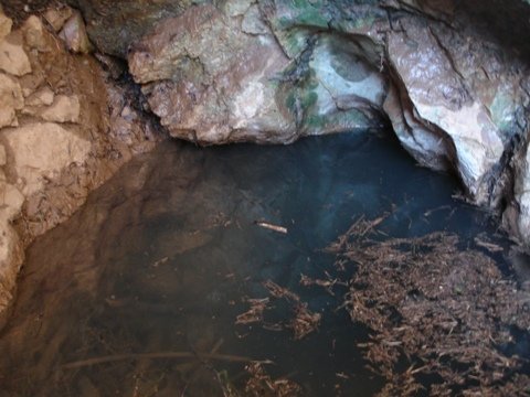 Odtočno sifonsko jezero.
