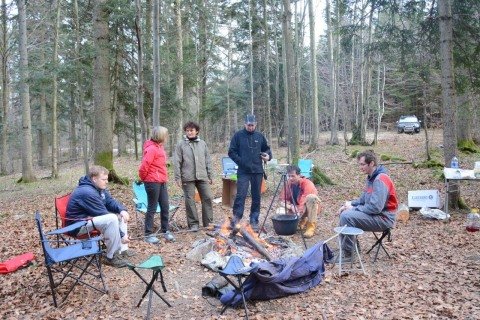 Kuhinja je bila naravnost odlična. Zanimiva pa so bila vprašanja glavni kuharici Jasni, ali je golaž pripravila doma in ga pogrela. Ne, skrivnost odličnega golaža ni le v dobri kuharici, mesu, sestavinah in vsem ostalim, ampak tudi v triurnem kuhanju na ognju. In veliki lakoti.