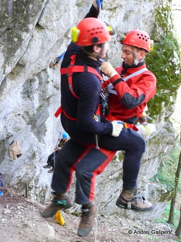 … to je snemanje ponesrečenca.
