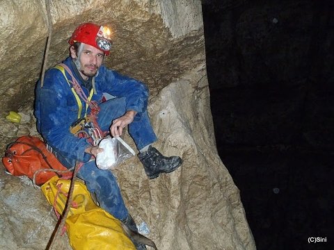 Delirium Tremens 162 m - mala malca za Matijo na polici.