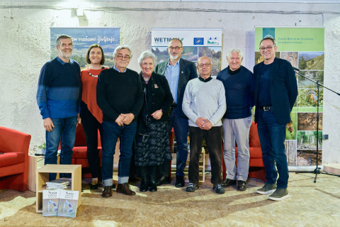 Pionirji varstva naravne in kulturne dediščine na Dolenjskem: Borut Križ, Jovo Grobovšek, Mira Ivanovič, Marjan
Ravbar, Danilo Breščak in Andrej Hudoklin. Med njimi Barbara Kink in Teo Hrvoje Oršanič.