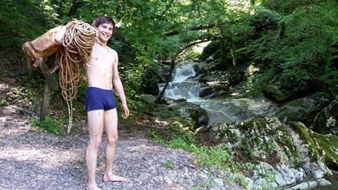 Oprema se pa v Klevevžu pere.