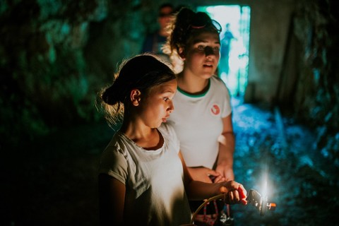 ... dokler niso spoznali efekta, ko streseš generator in plamen "zašvasa".