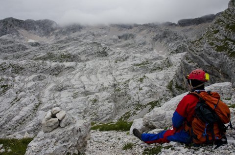 Valjenje megle čez Visoki kanin in "barvni Miha".