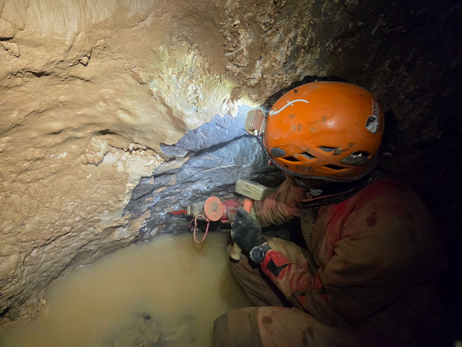 Mič in Petra sta globoko spodaj testirala možno nadaljevanje.